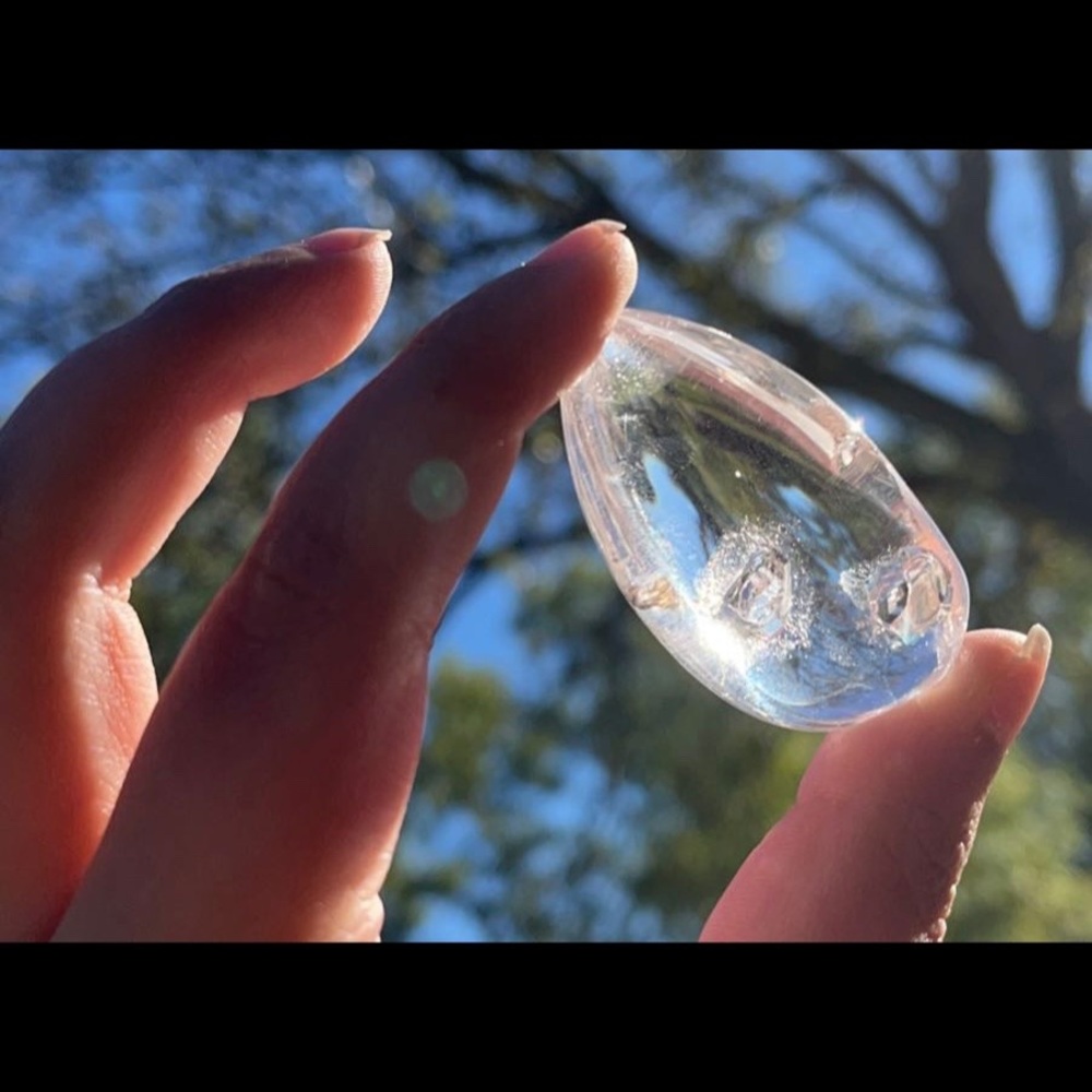 Clear Quartz 💧 Crystal - Picture 5 of 9